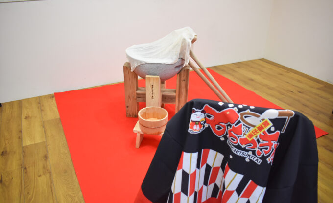 会議室でおもちつき