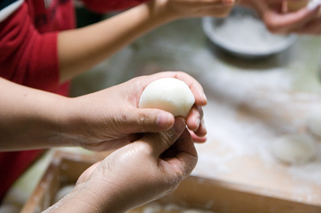 お餅を丸くする