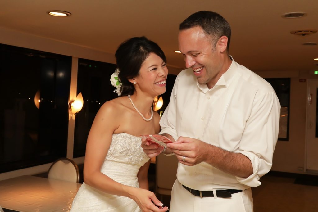 結婚式の新郎新婦